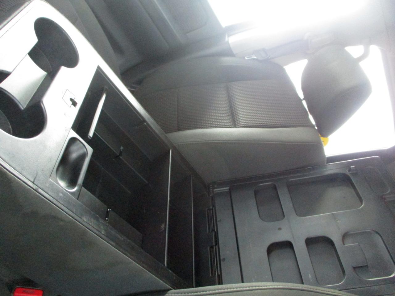 Nissan Titan SV Crew Cab 4WD 2013