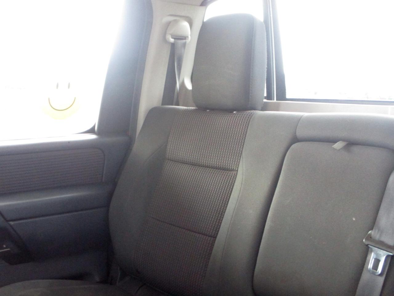 Nissan Titan SV Crew Cab 4WD 2013