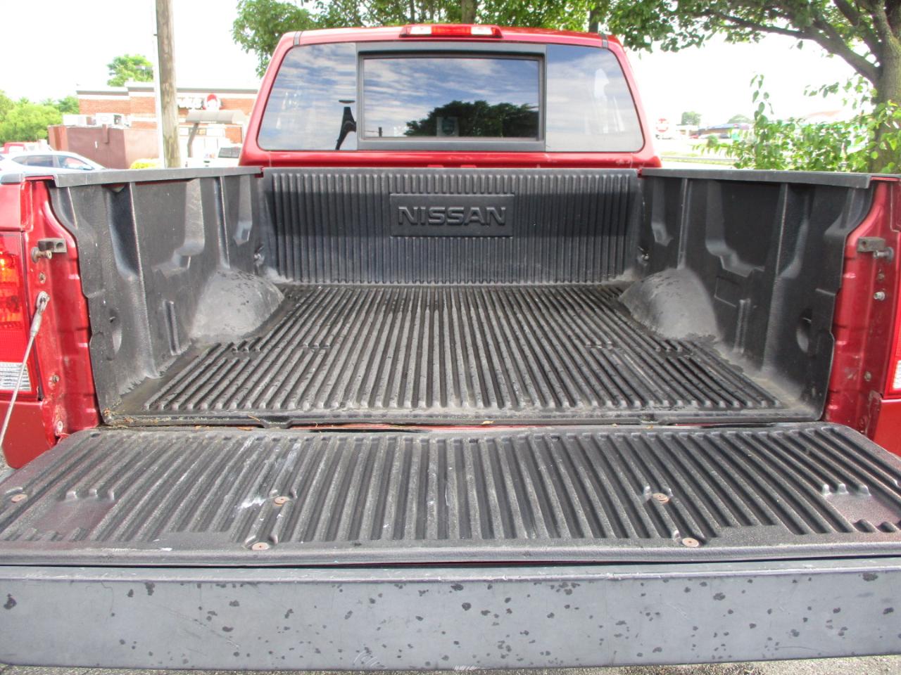 Nissan Titan SV Crew Cab 4WD 2013