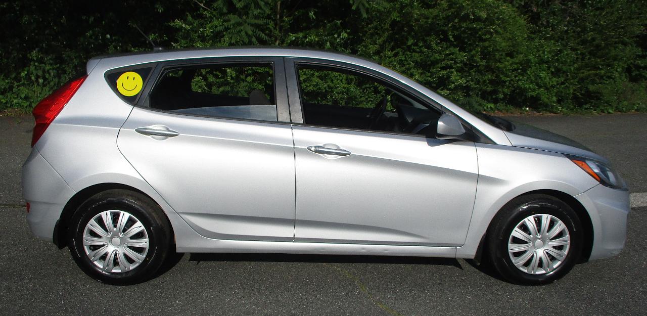 Hyundai Accent GS 5-Door 2013