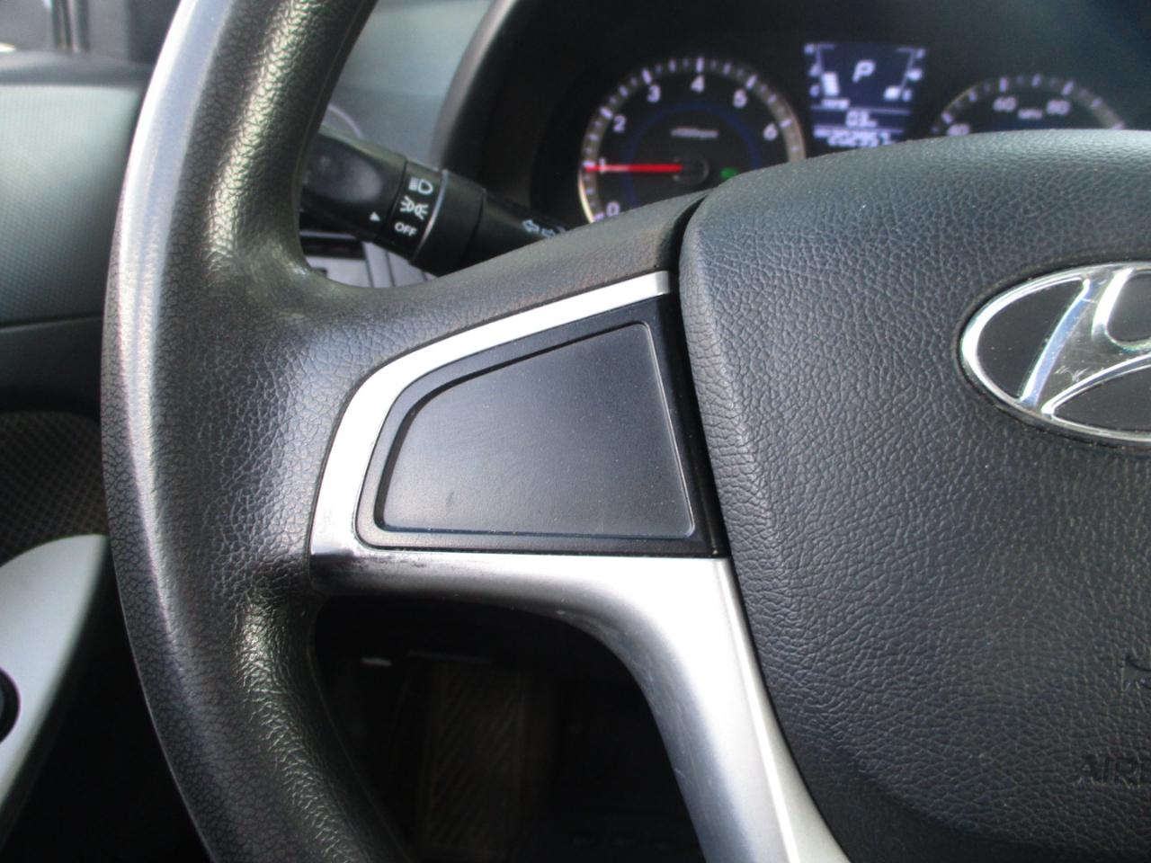 Hyundai Accent GS 5-Door 2013