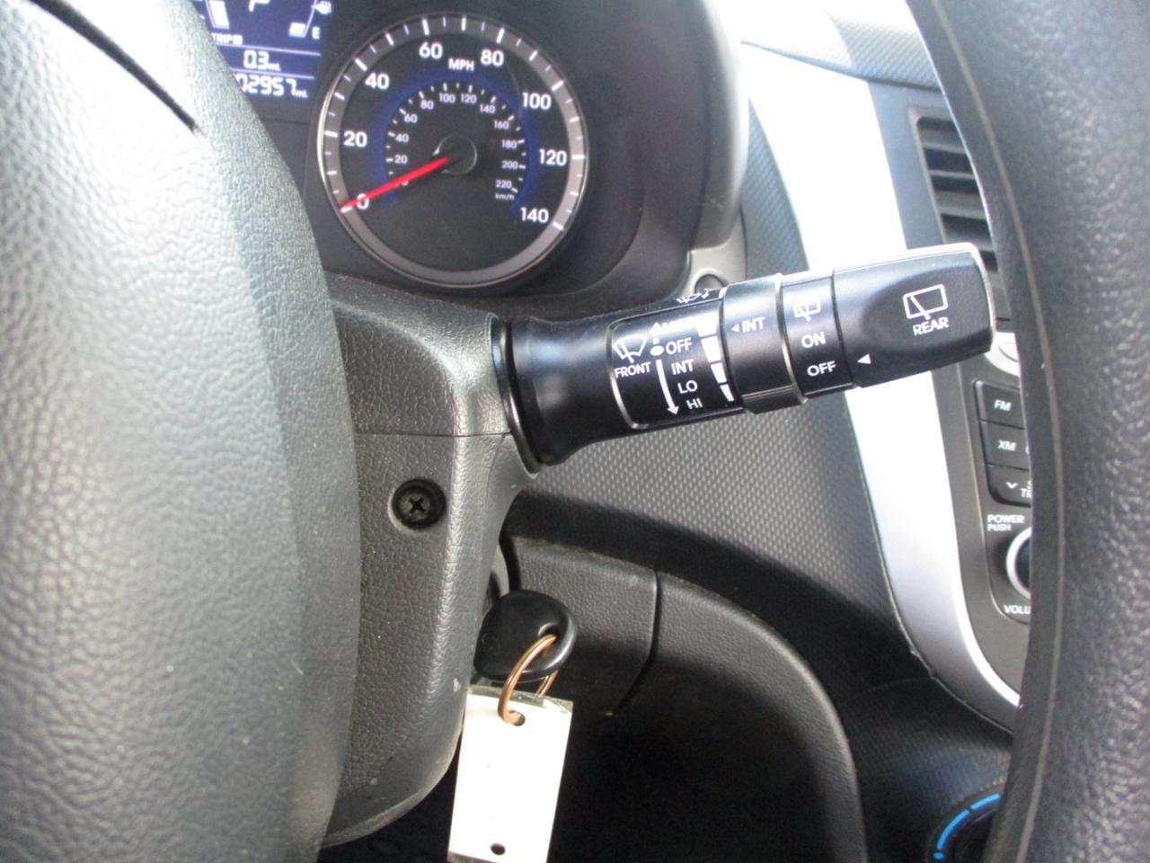 Hyundai Accent GS 5-Door 2013