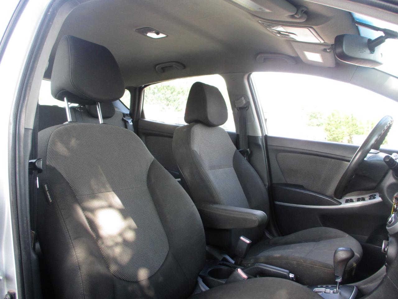 Hyundai Accent GS 5-Door 2013