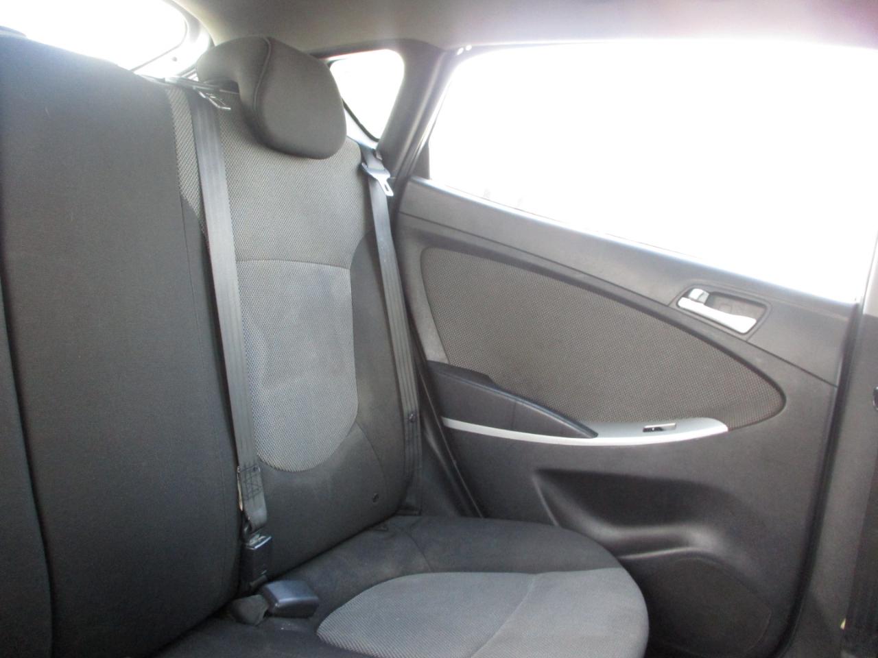Hyundai Accent GS 5-Door 2013