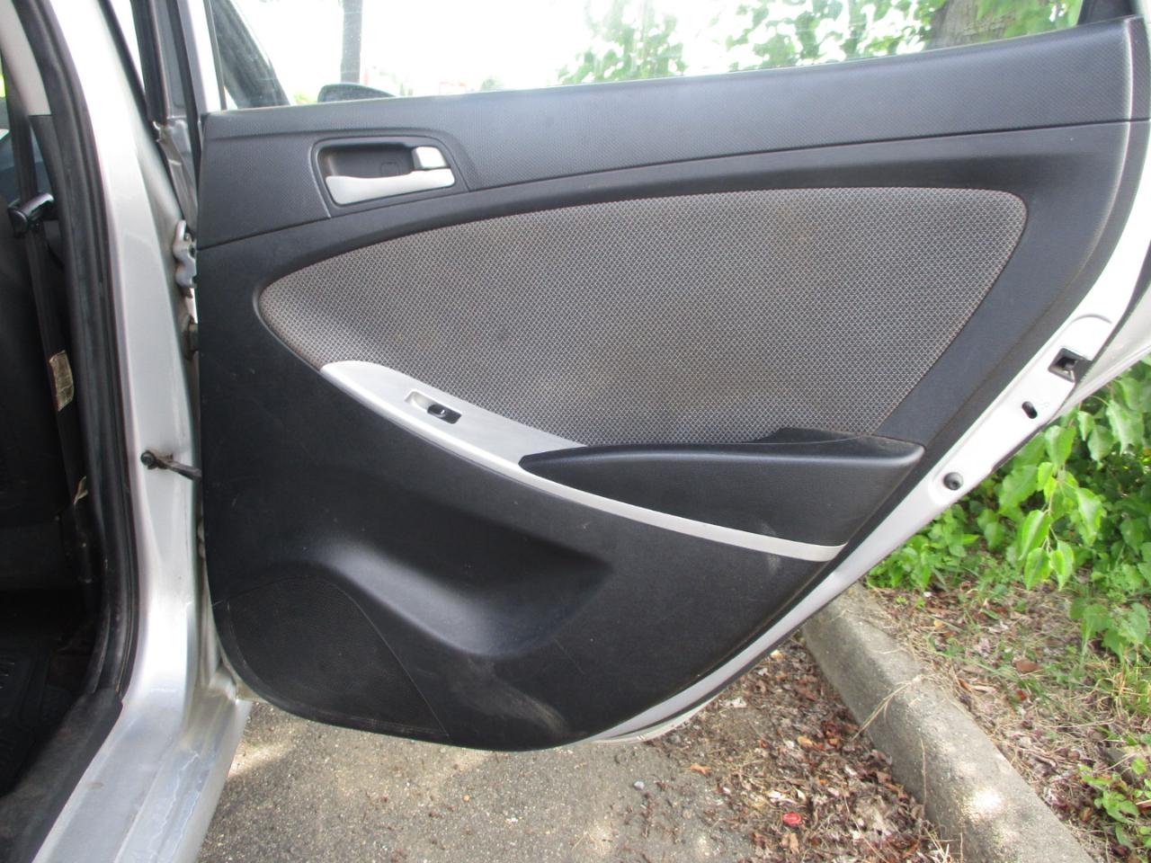 Hyundai Accent GS 5-Door 2013