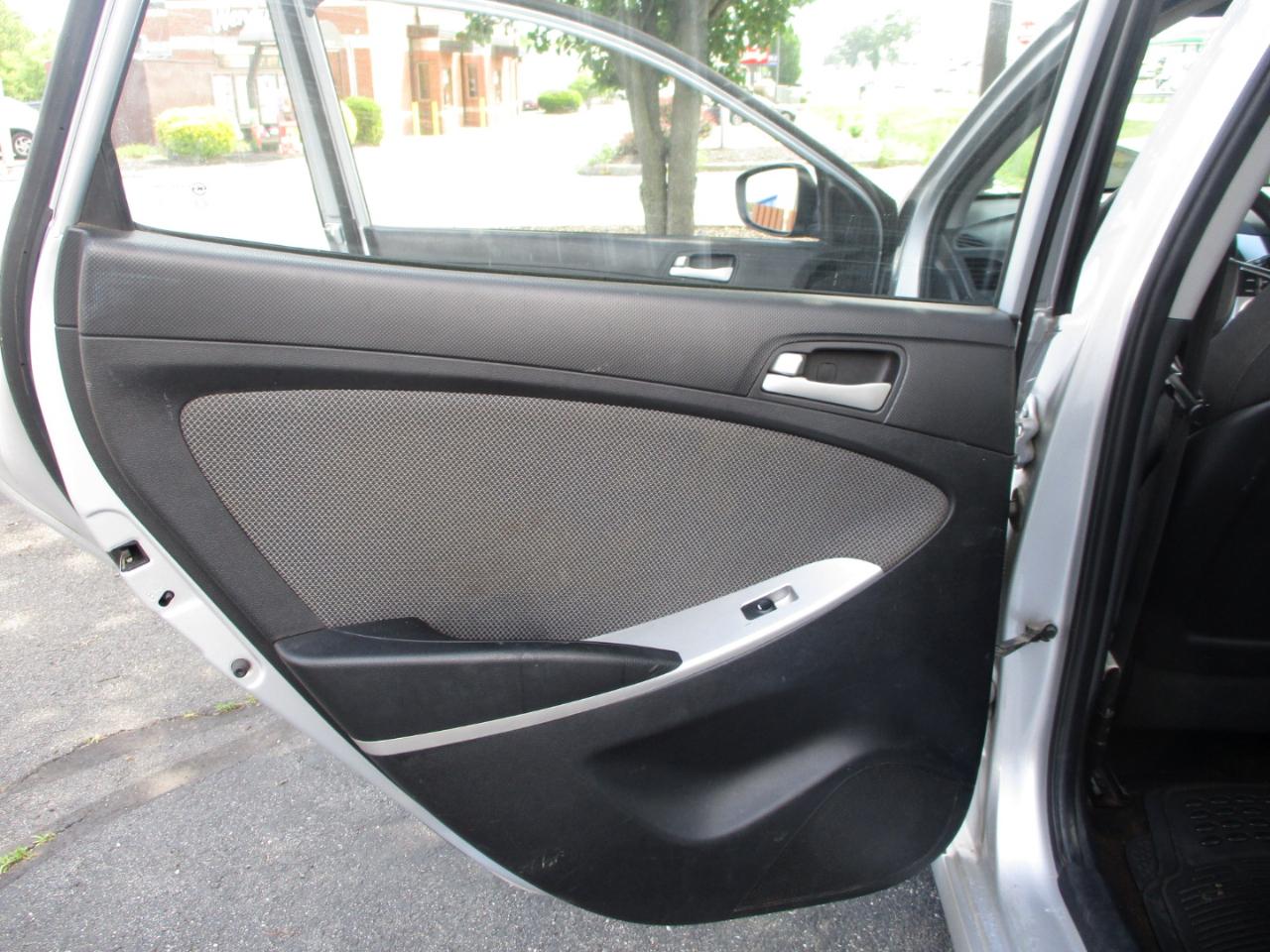 Hyundai Accent GS 5-Door 2013