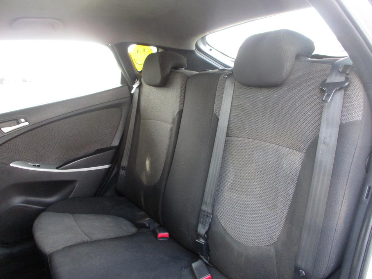 Hyundai Accent GS 5-Door 2013