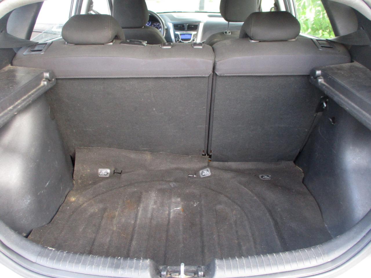 Hyundai Accent GS 5-Door 2013