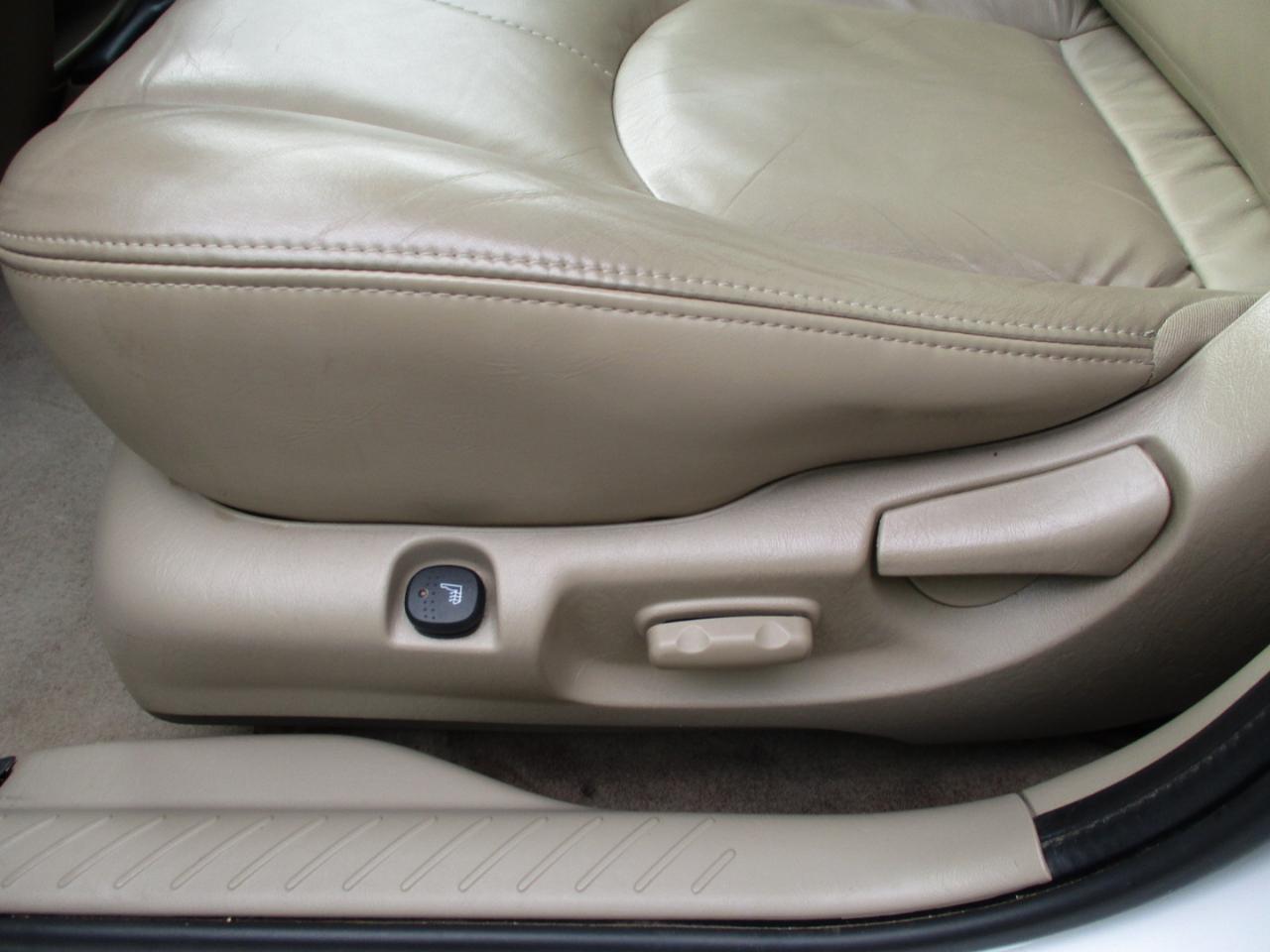 Mazda Tribute ES 4WD 2003