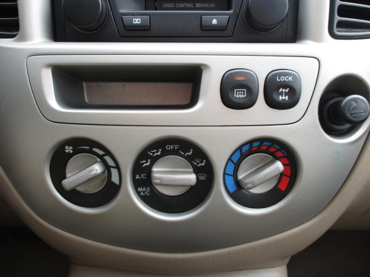 Mazda Tribute ES 4WD 2003