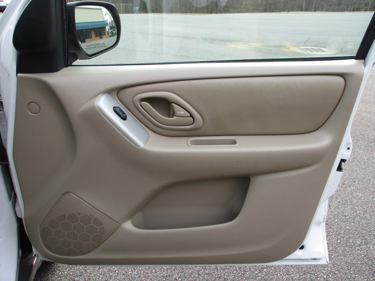 Mazda Tribute ES 4WD 2003