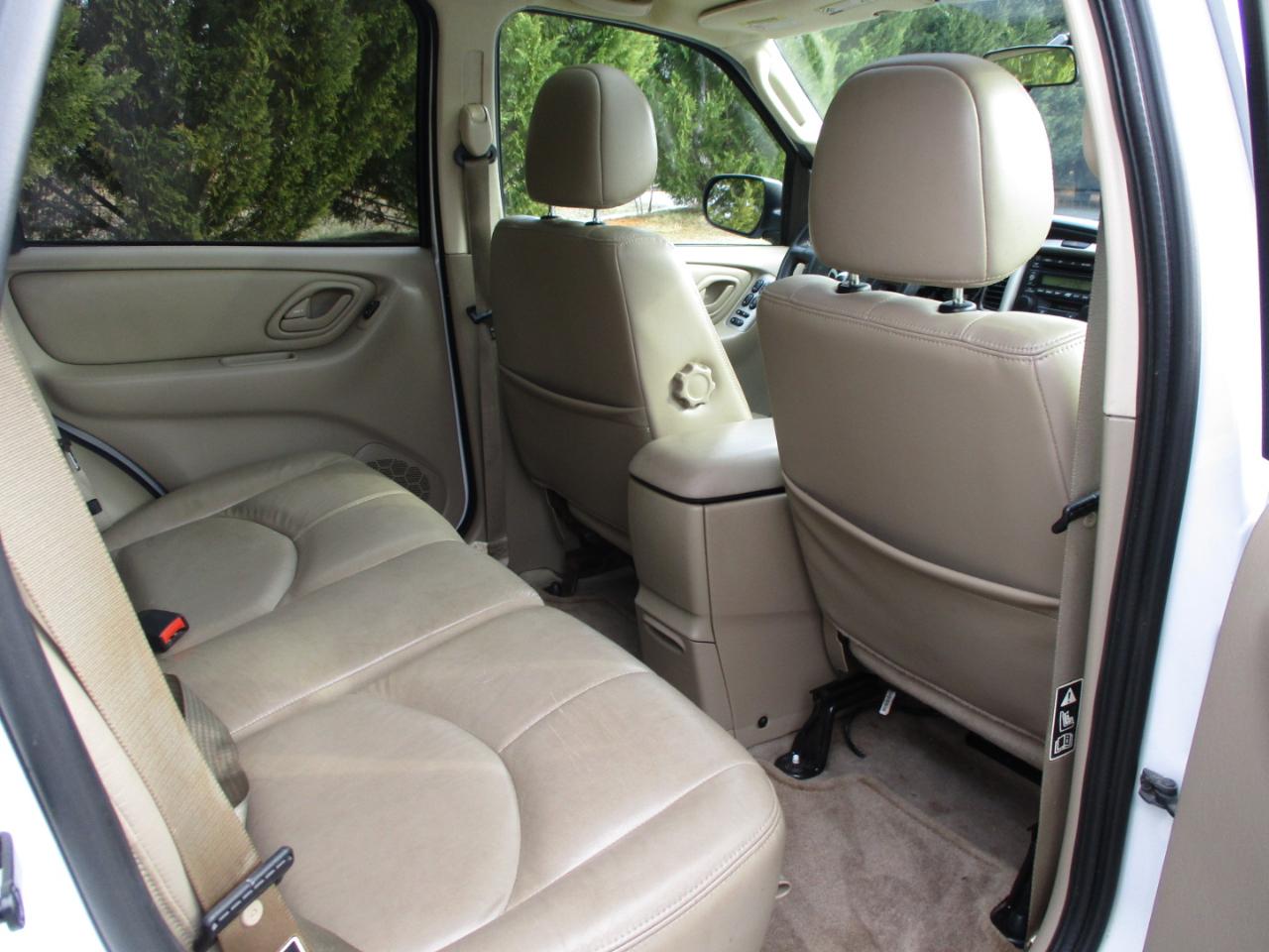 Mazda Tribute ES 4WD 2003