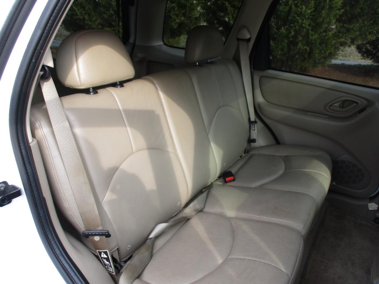 Mazda Tribute ES 4WD 2003