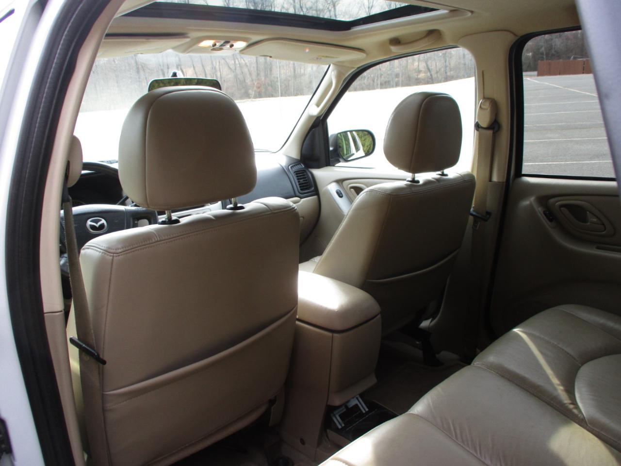 Mazda Tribute ES 4WD 2003