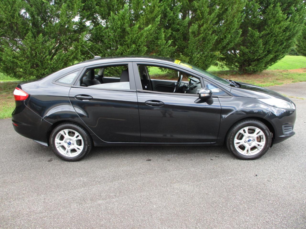 Ford Fiesta SE Sedan 2014