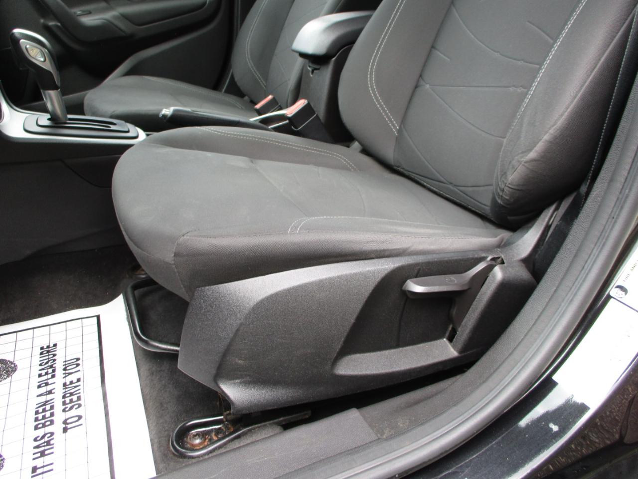 Ford Fiesta SE Sedan 2014