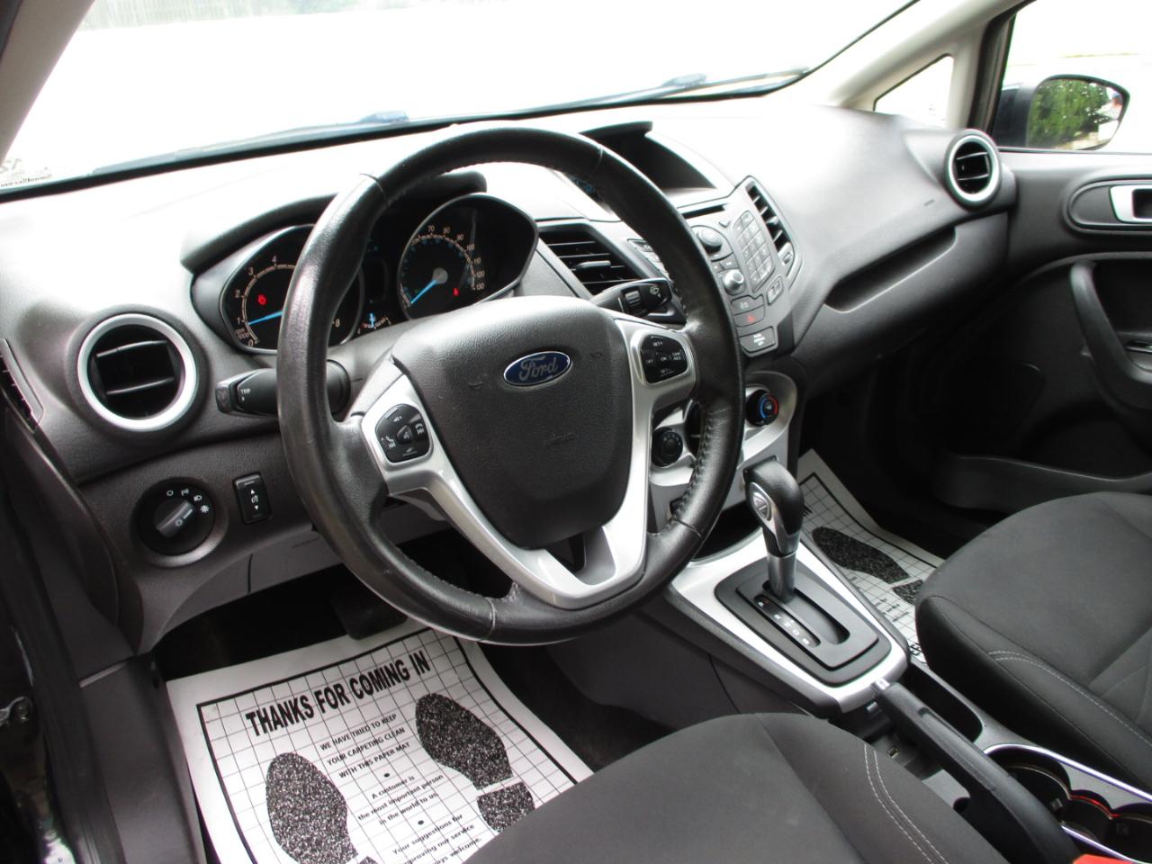 Ford Fiesta SE Sedan 2014