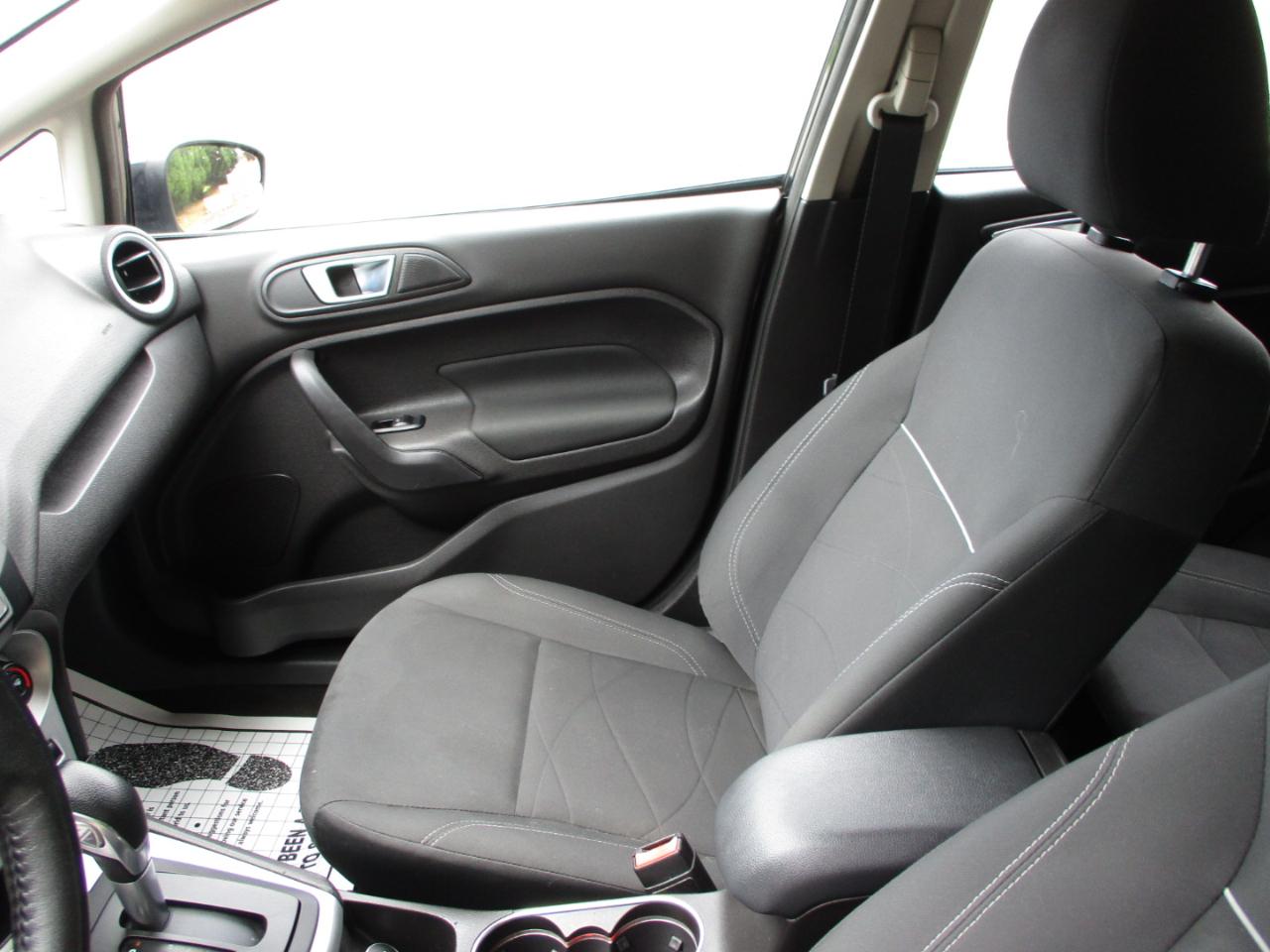 Ford Fiesta SE Sedan 2014