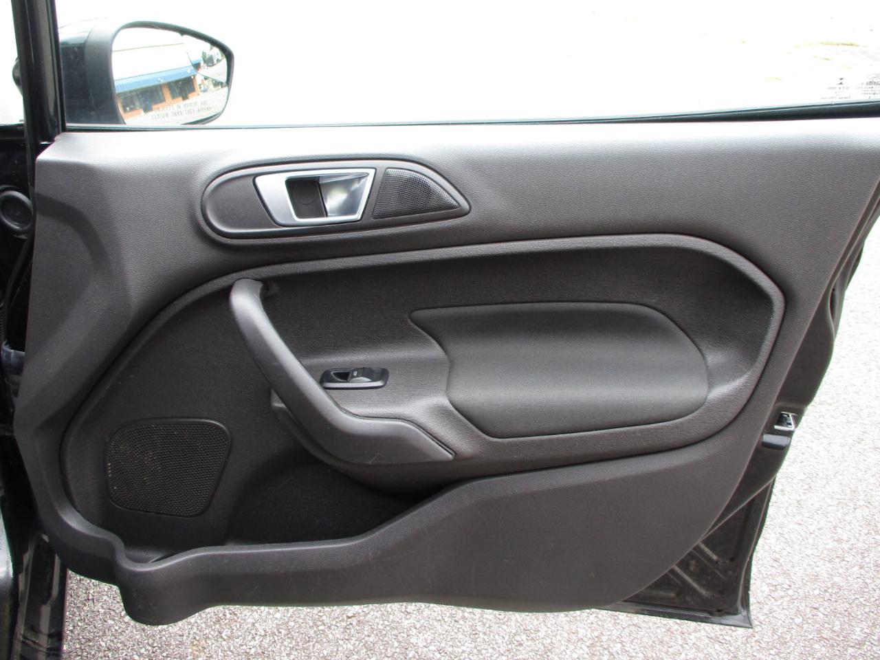 Ford Fiesta SE Sedan 2014