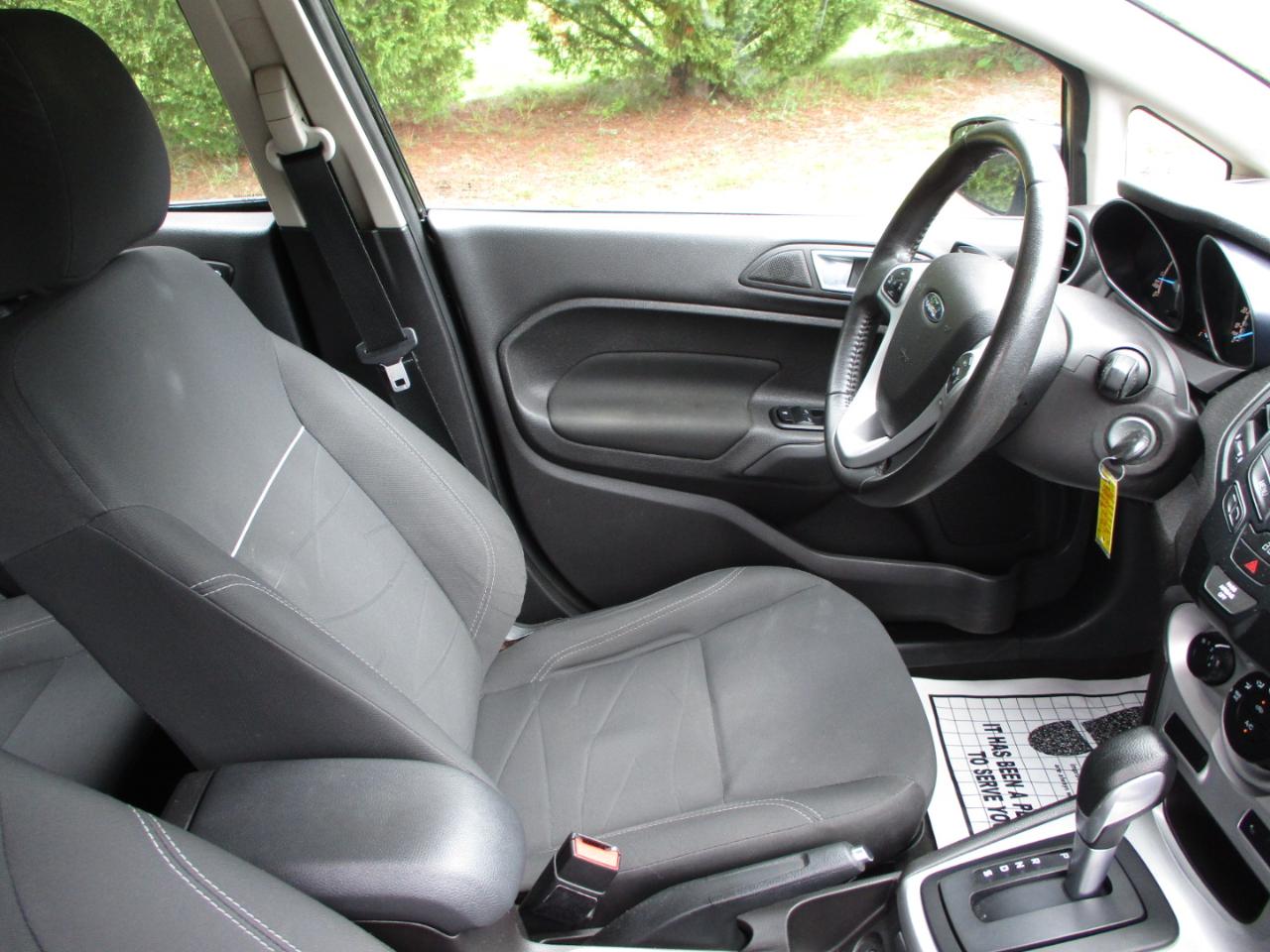 Ford Fiesta SE Sedan 2014