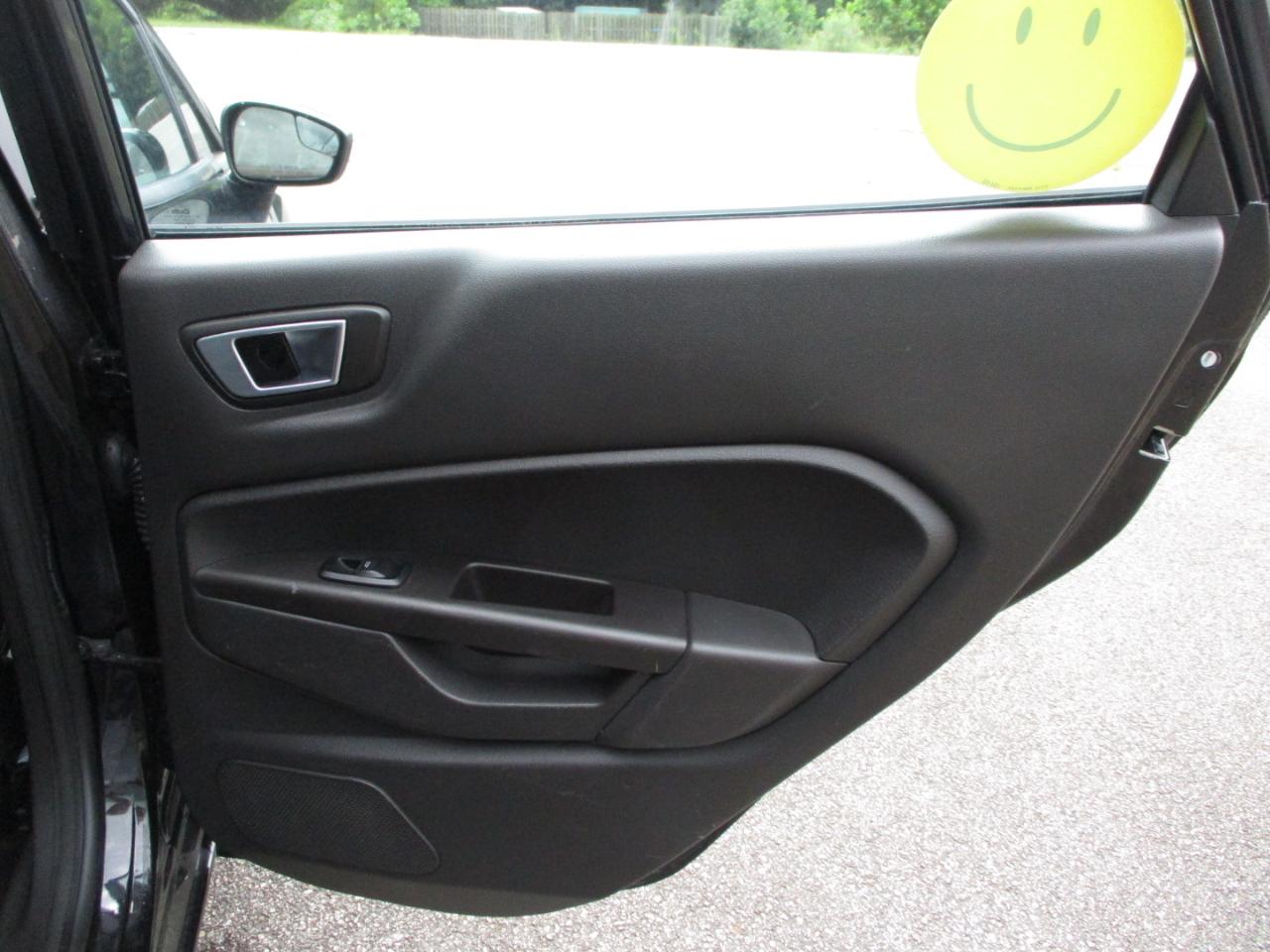 Ford Fiesta SE Sedan 2014