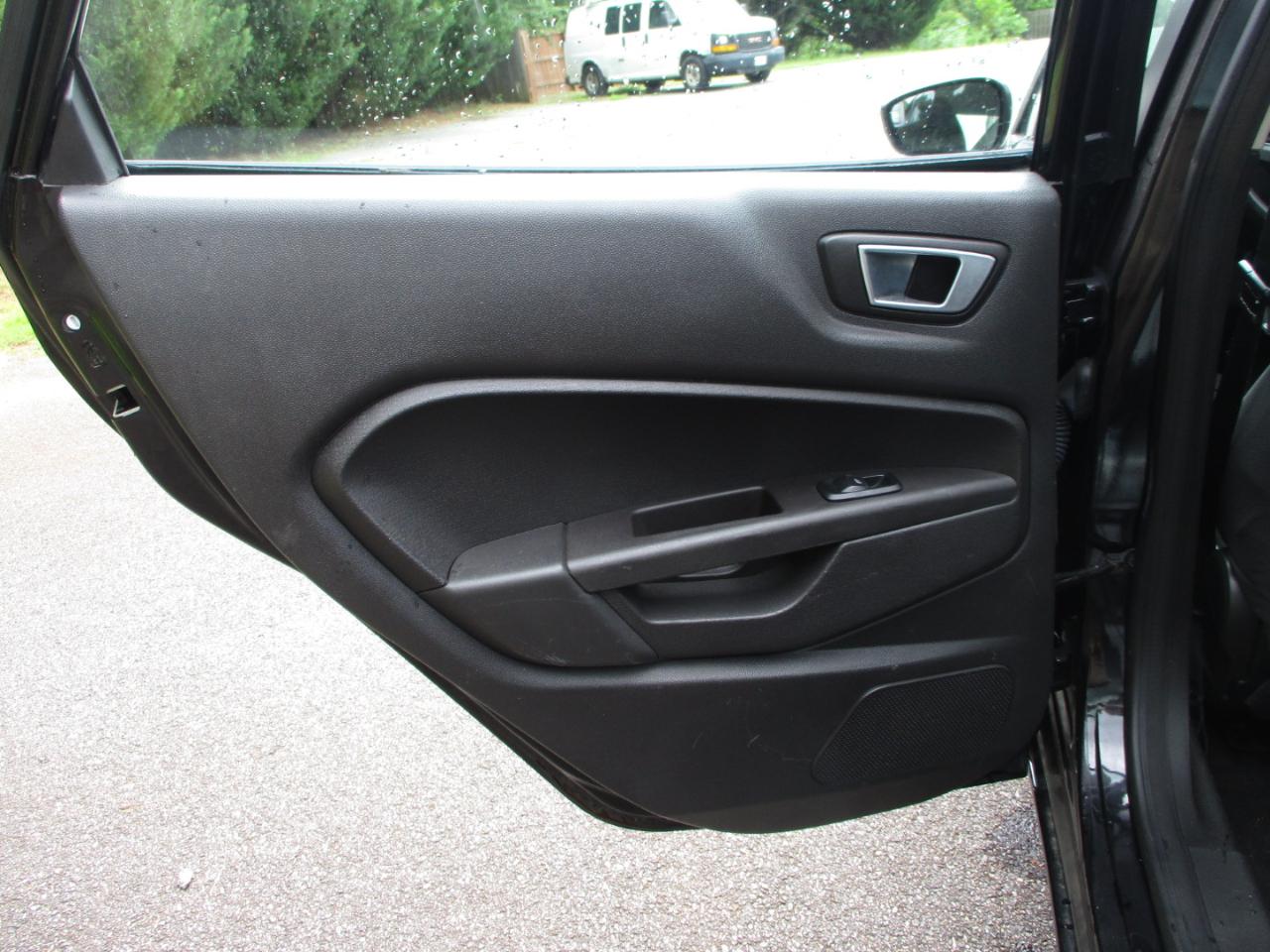 Ford Fiesta SE Sedan 2014