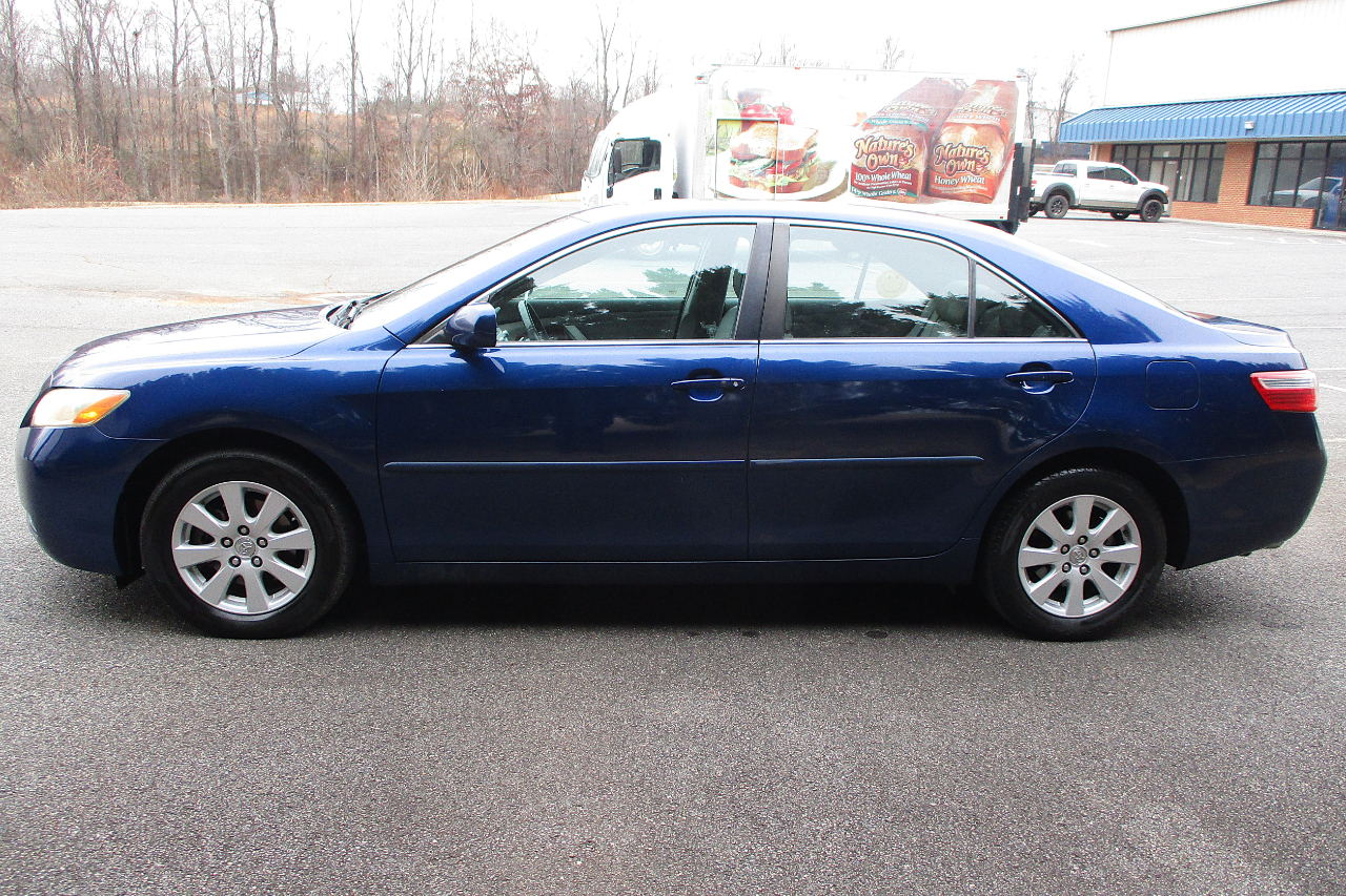 Toyota Camry LE V6 6-Spd AT 2009