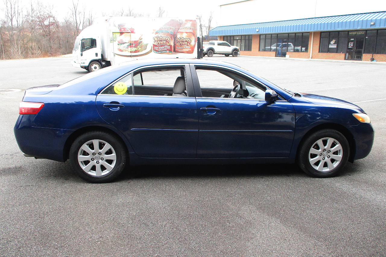 Toyota Camry LE V6 6-Spd AT 2009