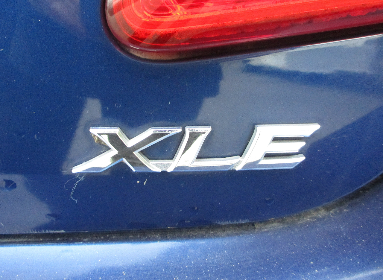 Toyota Camry LE V6 6-Spd AT 2009