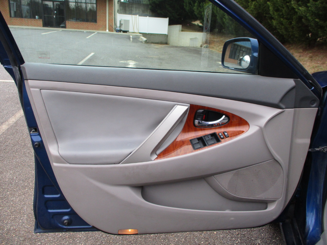 Toyota Camry LE V6 6-Spd AT 2009