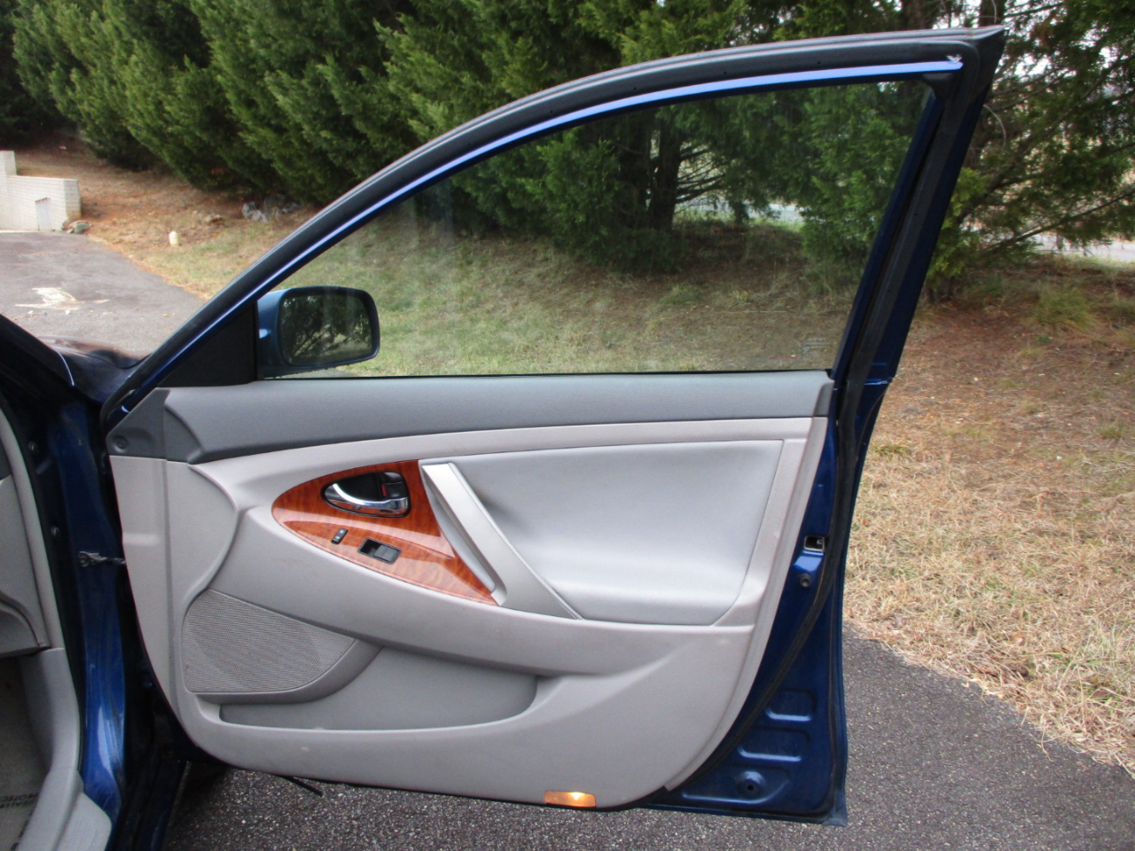 Toyota Camry LE V6 6-Spd AT 2009