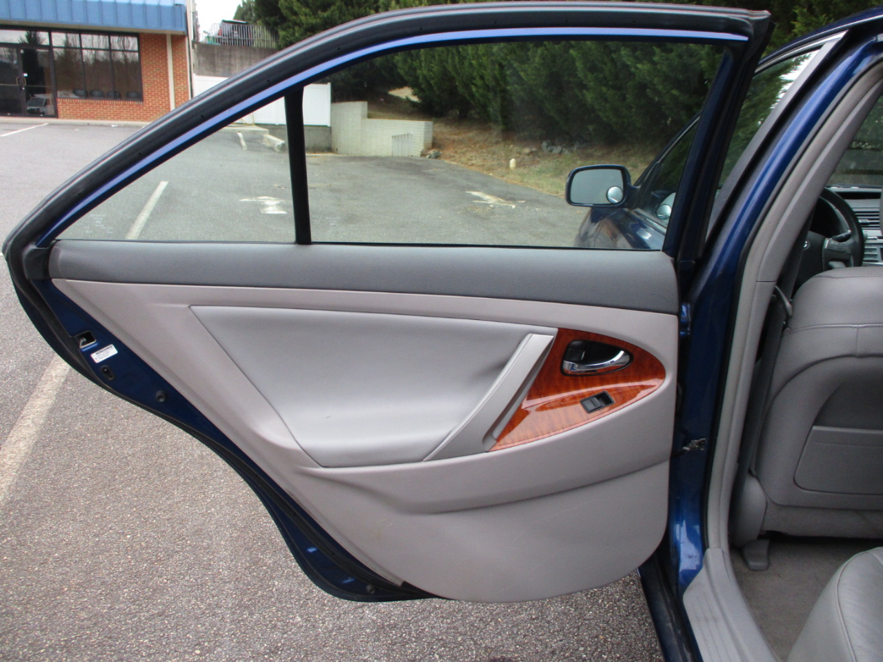 Toyota Camry LE V6 6-Spd AT 2009