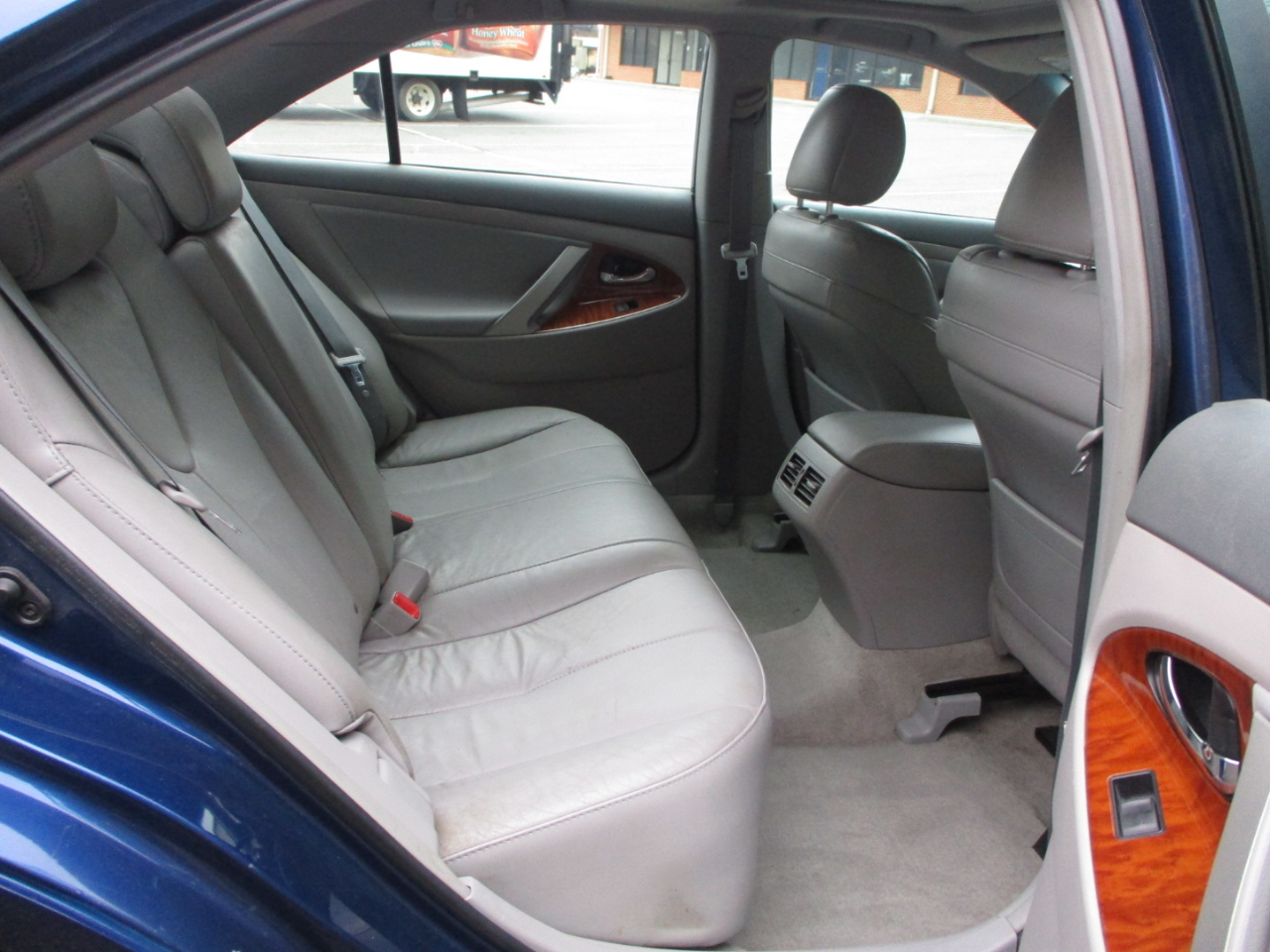 Toyota Camry LE V6 6-Spd AT 2009