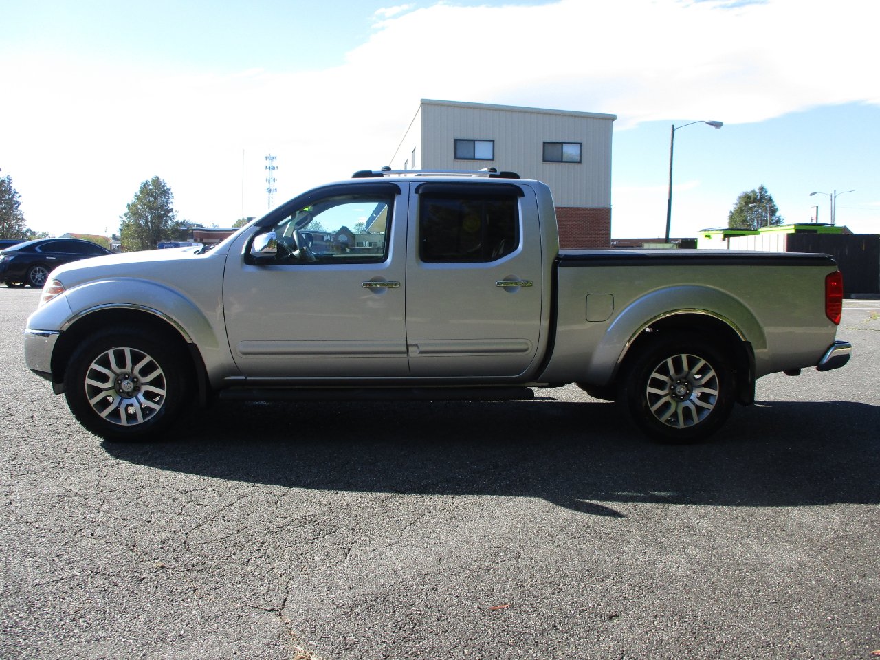Nissan Frontier SL Crew Cab 4WD LWB 2013 Nissan Frontier SL Crew Cab 4WD LWB 2013
