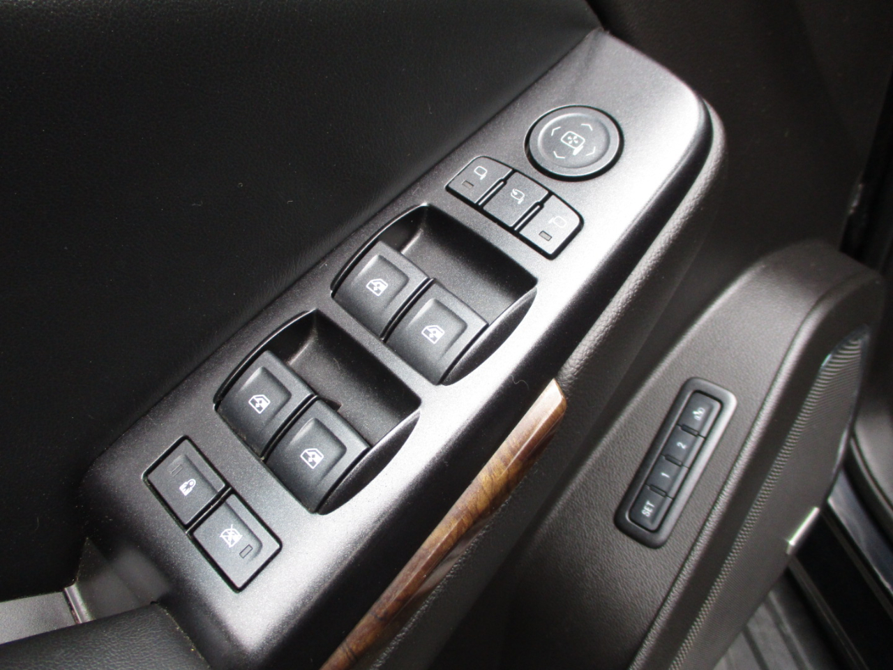 Chevrolet Suburban LT 4WD 2016