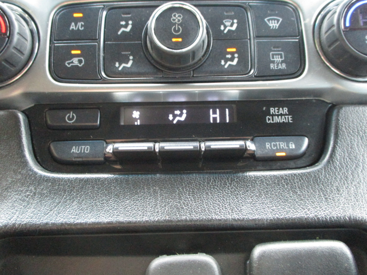 Chevrolet Suburban LT 4WD 2016