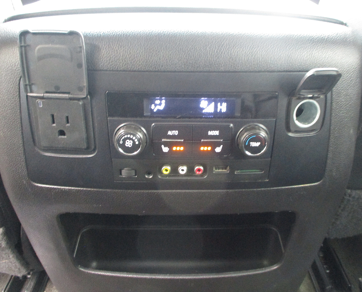 Chevrolet Suburban LT 4WD 2016