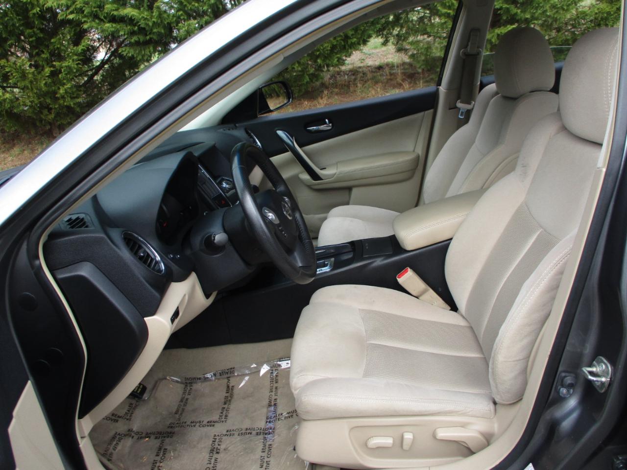 Nissan Maxima S 2014