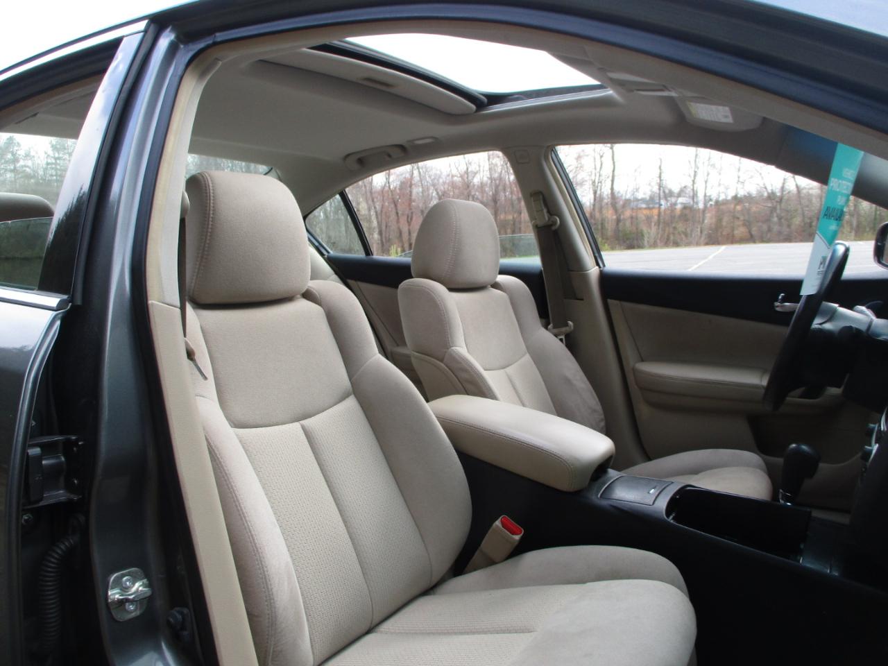 Nissan Maxima S 2014