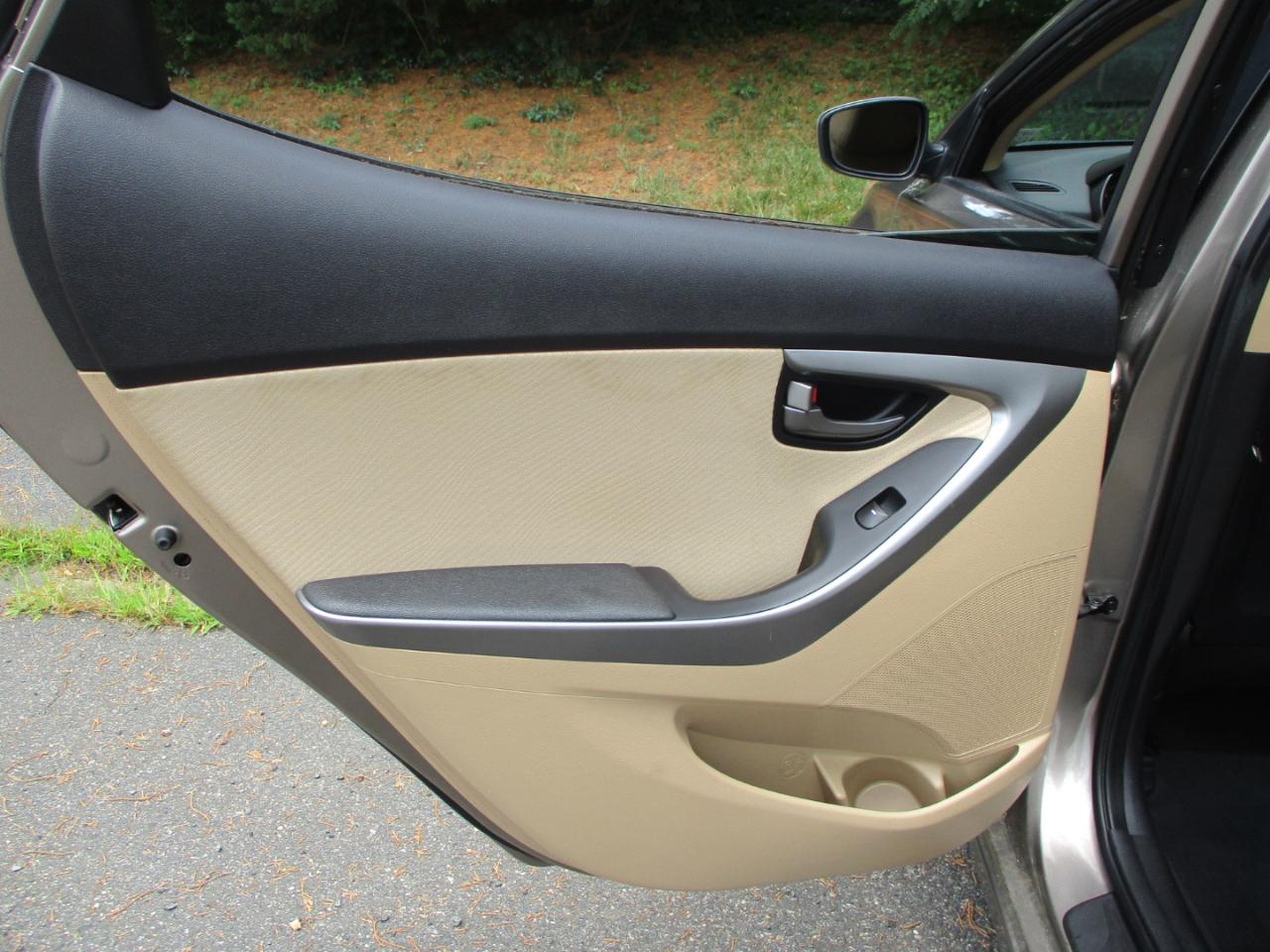 Hyundai Elantra GLS 2013