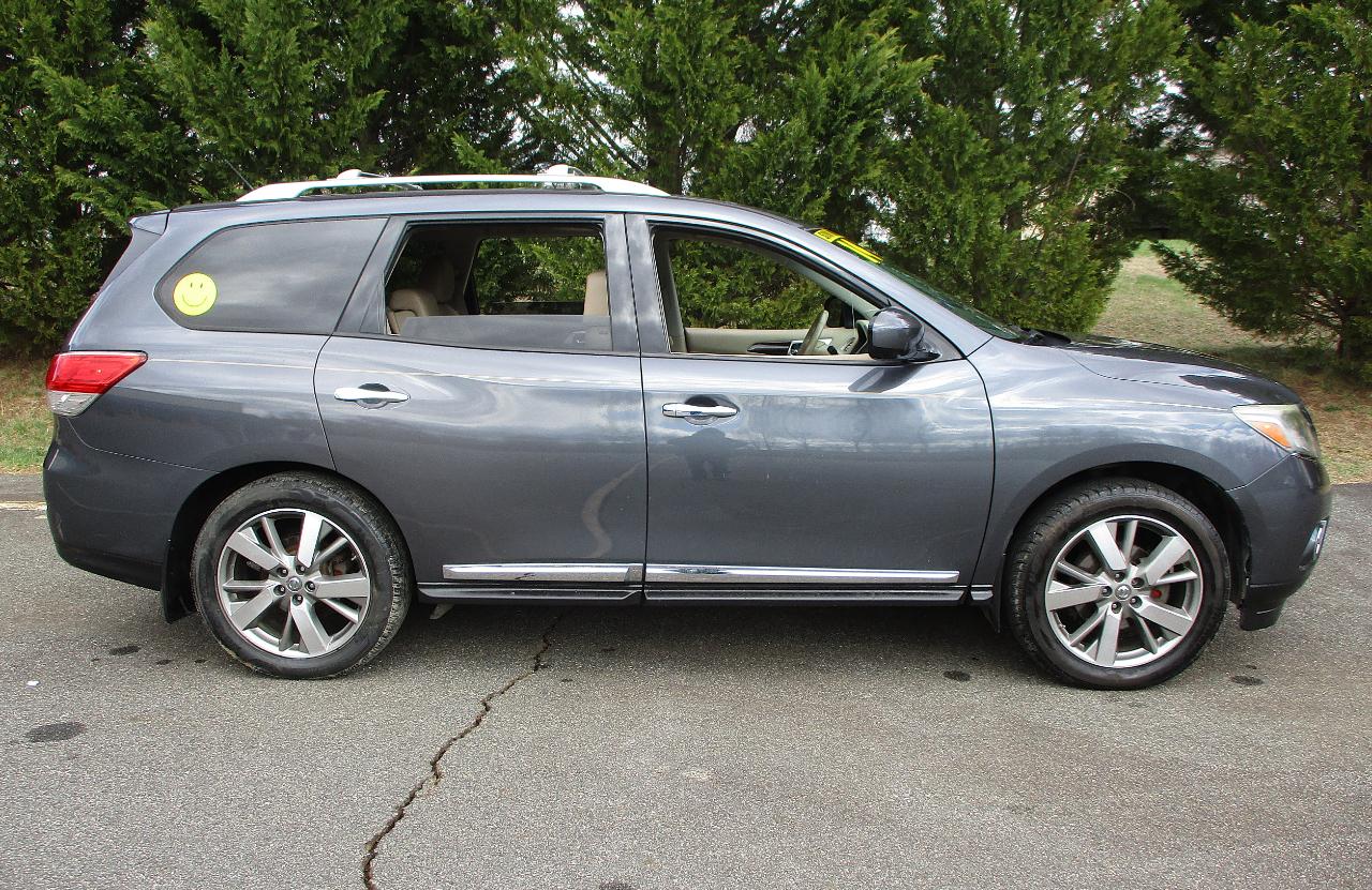 Nissan Pathfinder Platinum 4WD 2014