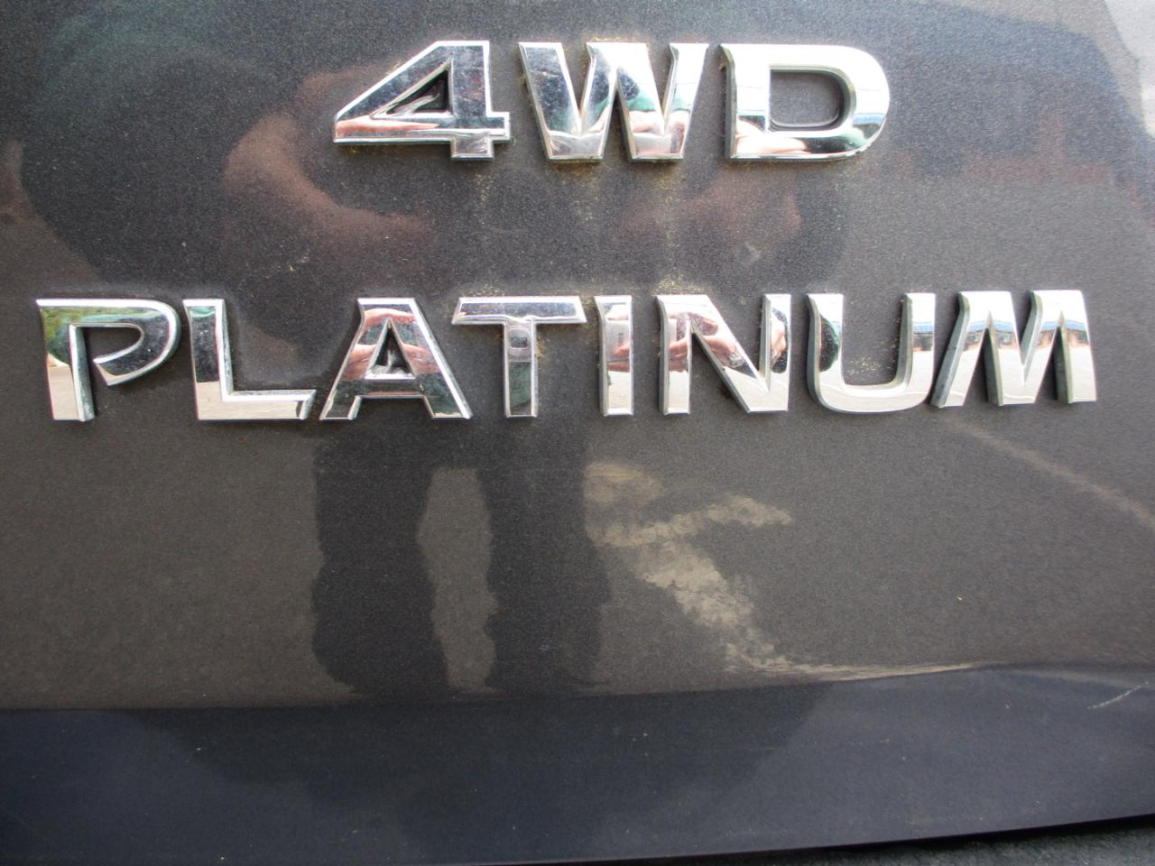 Nissan Pathfinder Platinum 4WD 2014