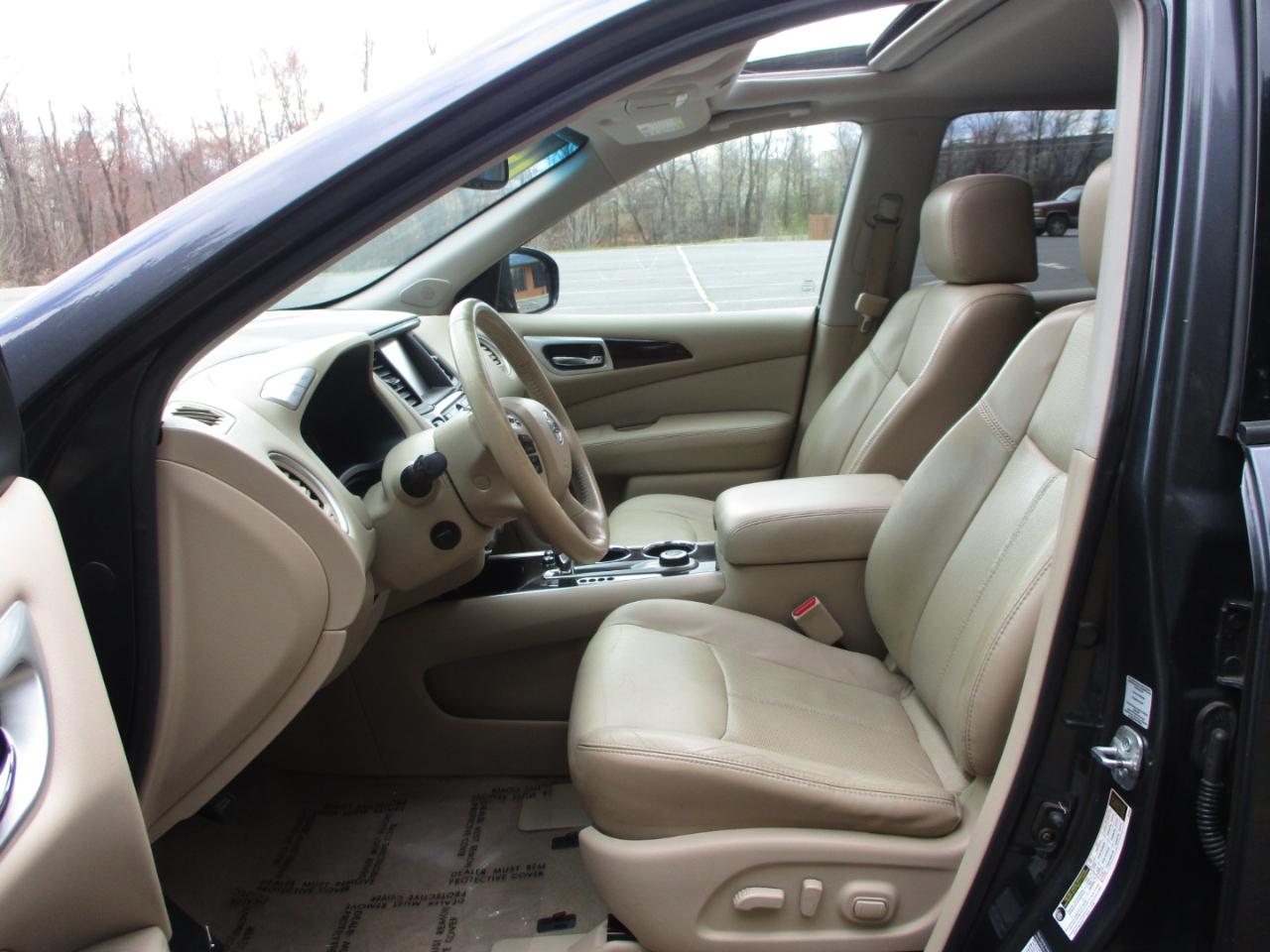 Nissan Pathfinder Platinum 4WD 2014