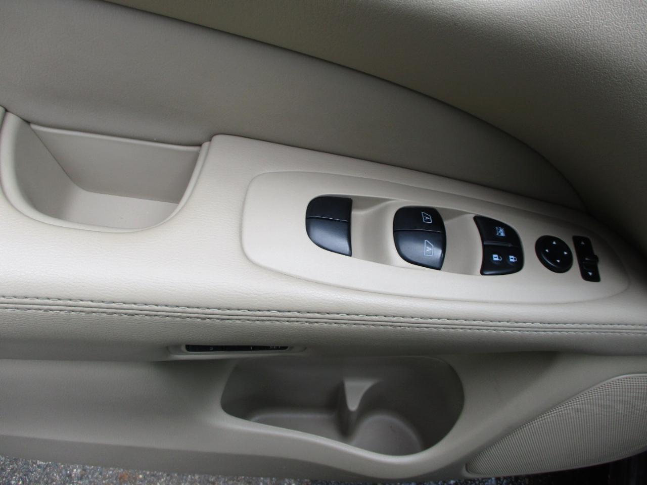 Nissan Pathfinder Platinum 4WD 2014