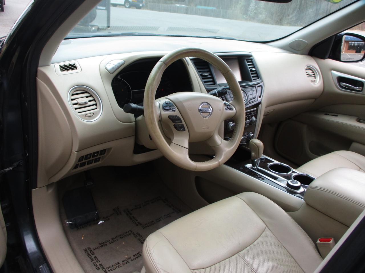 Nissan Pathfinder Platinum 4WD 2014