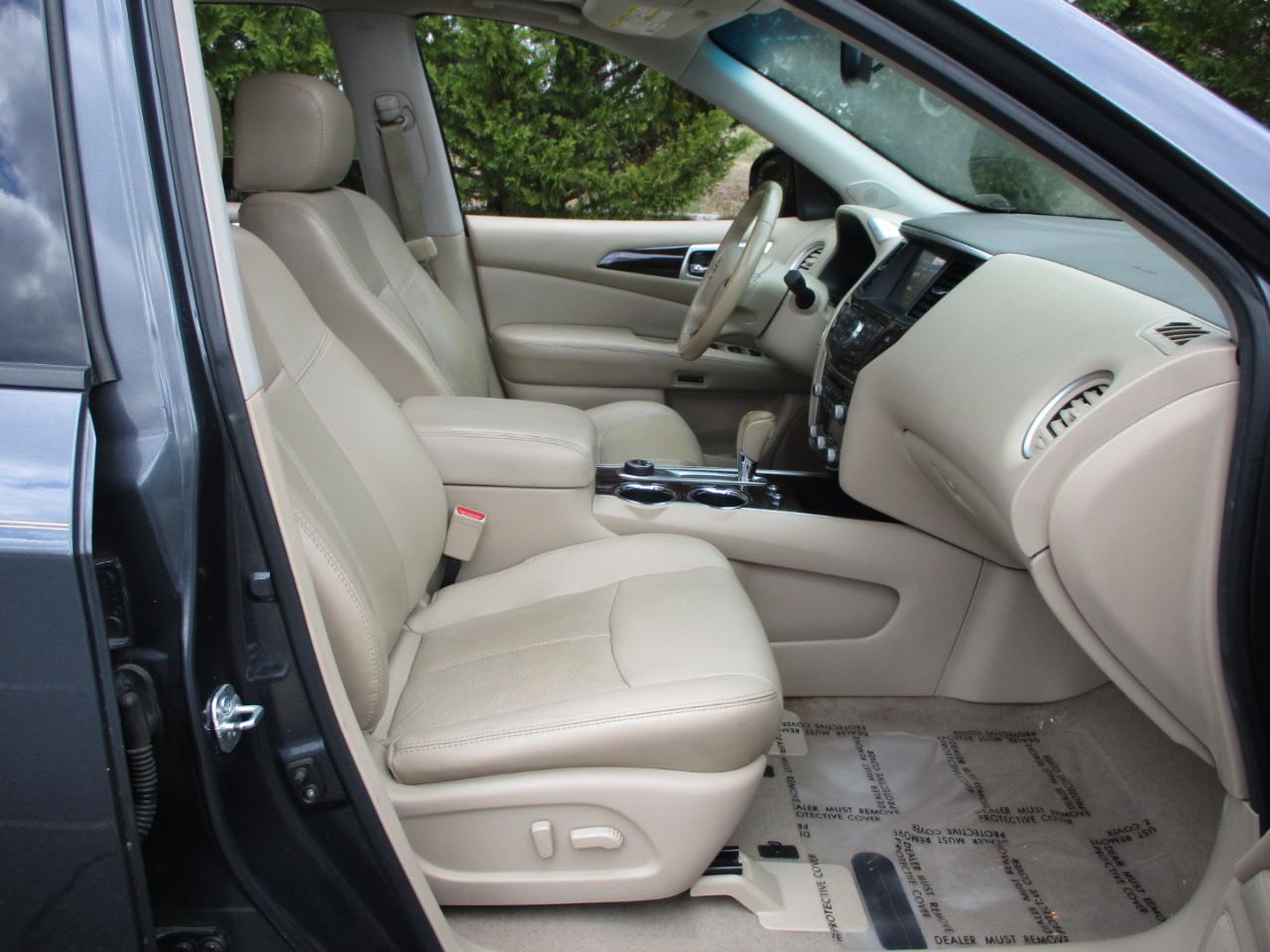 Nissan Pathfinder Platinum 4WD 2014