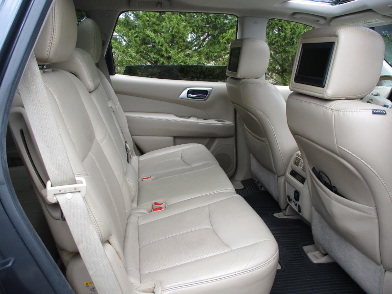 Nissan Pathfinder Platinum 4WD 2014