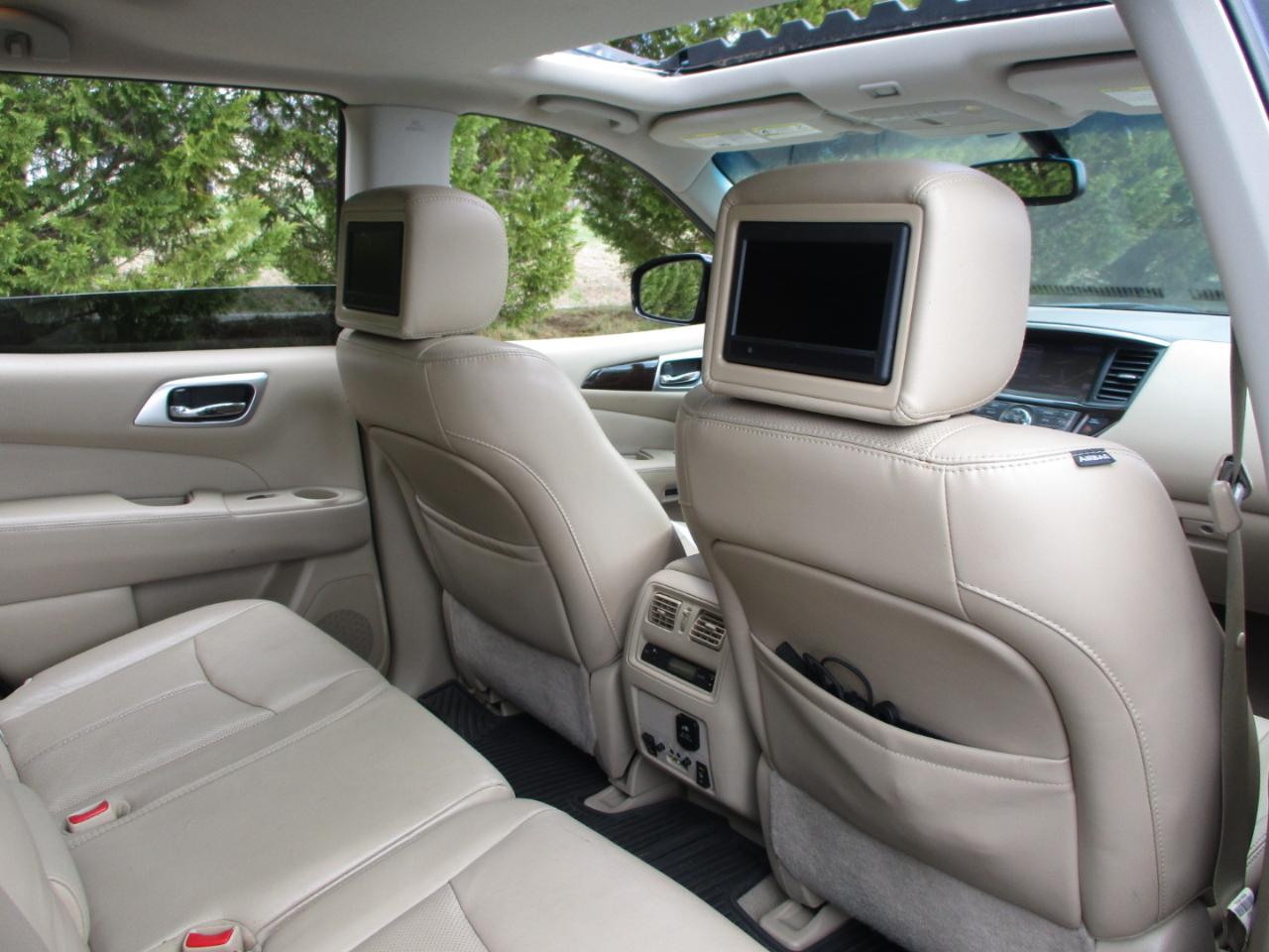 Nissan Pathfinder Platinum 4WD 2014