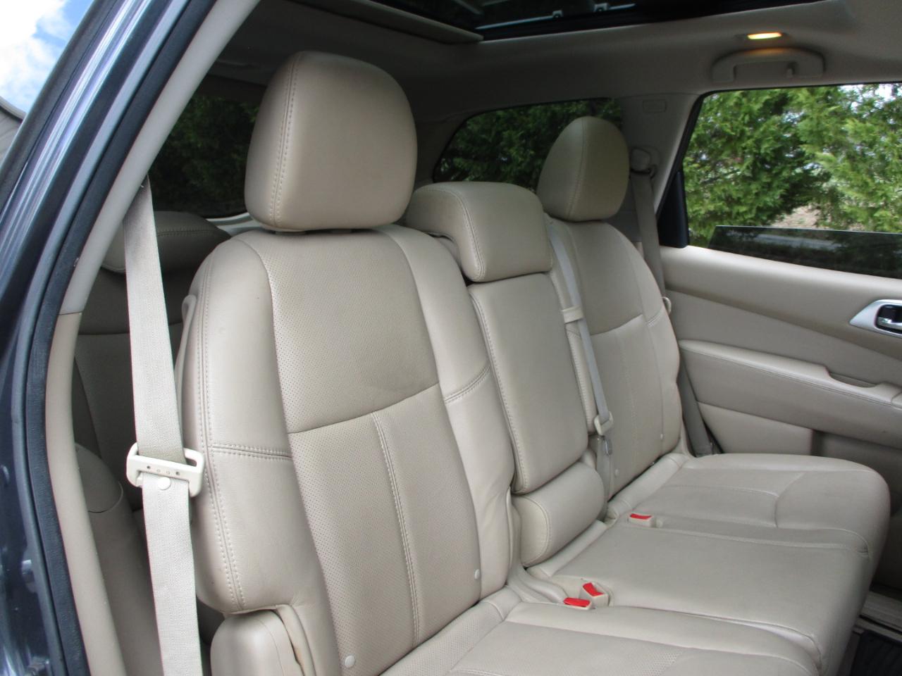 Nissan Pathfinder Platinum 4WD 2014