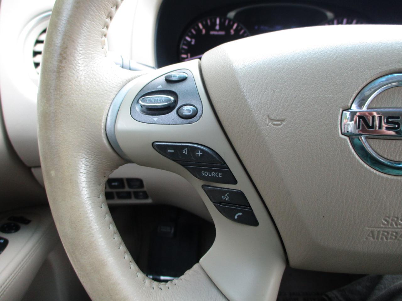 Nissan Pathfinder Platinum 4WD 2014